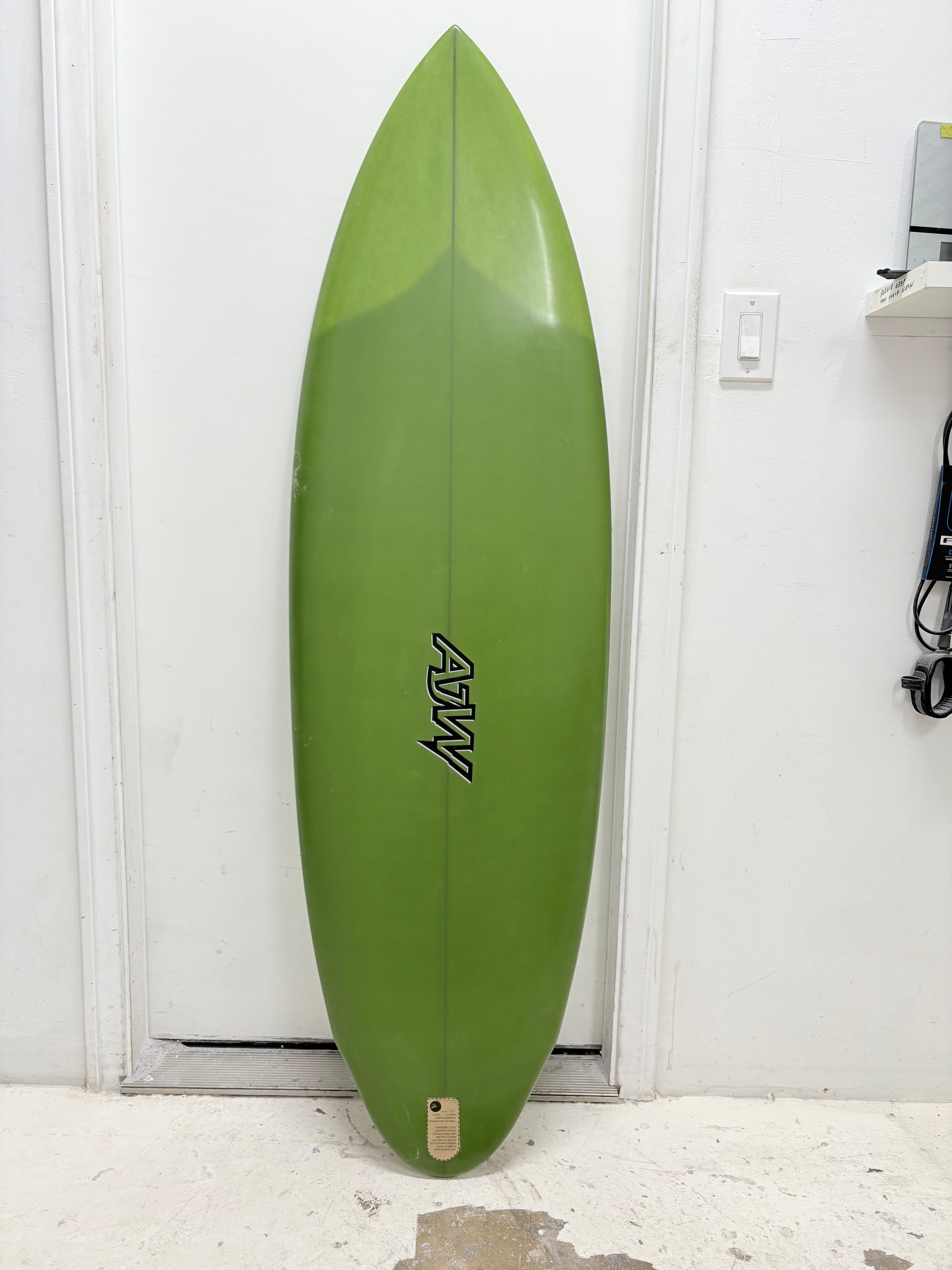 (NEW) Classic Twin 5'6 x 19.38 x 2.46 30.14L FCS II
