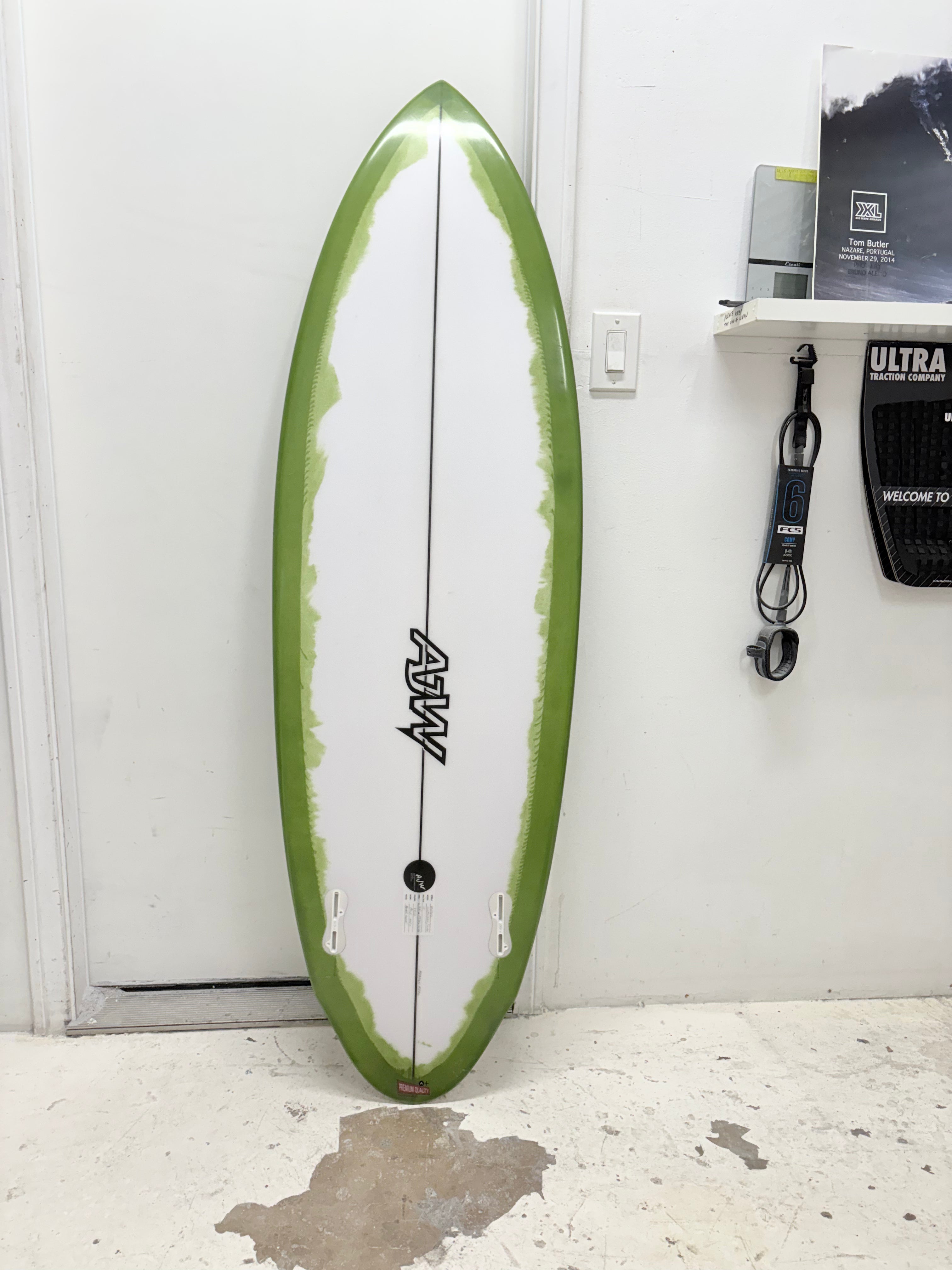 (NEW) Classic Twin 5'6 x 19.38 x 2.46 30.14L FCS II