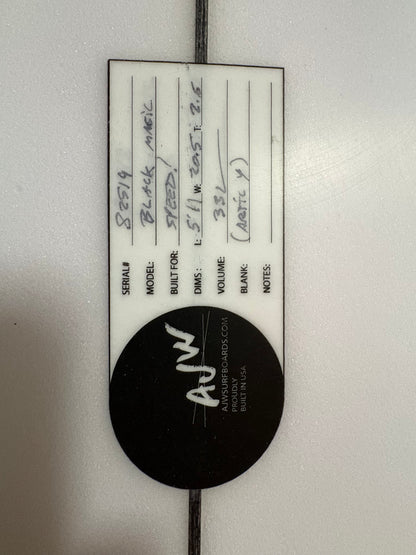 (NEW) Black Magic 5'11 x 20.5 x 2.5 33L FCS II