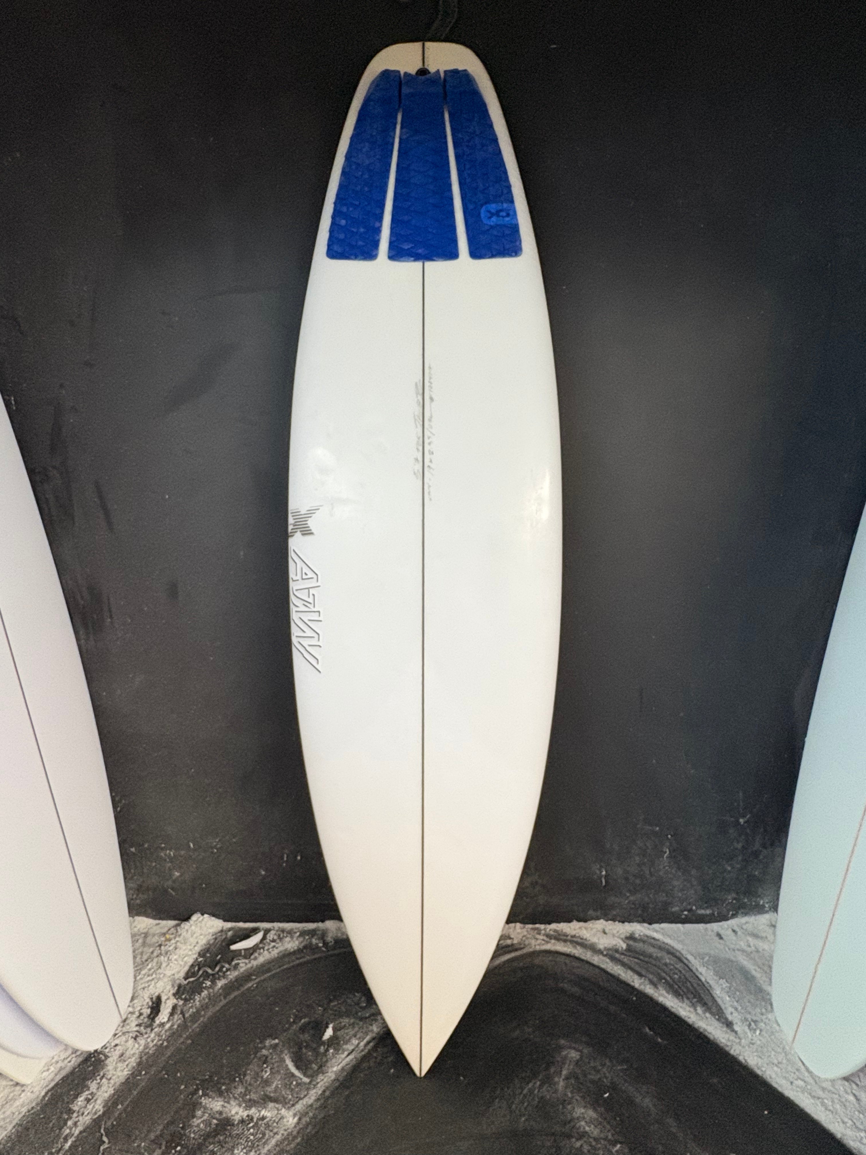 (USED) Jacob Burke X-Stump 5'7 x 19 x 2.35 27L Futures